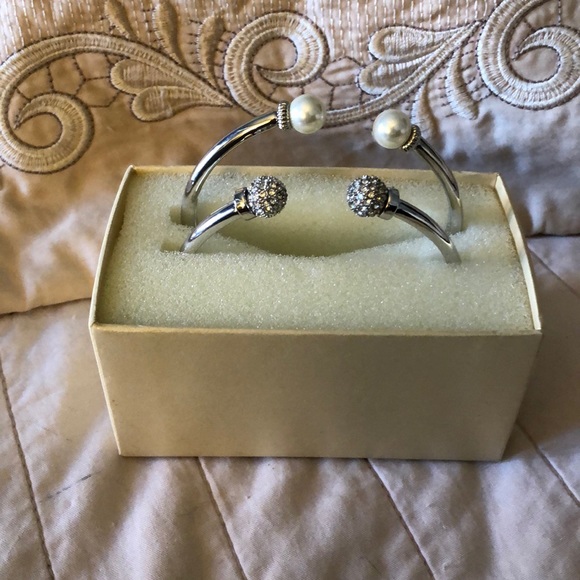 Boxed Bracelets - Picture 3 of 5